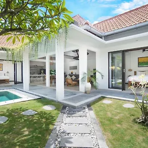 Sunglow , Seminyak (Bali) Indonesia
